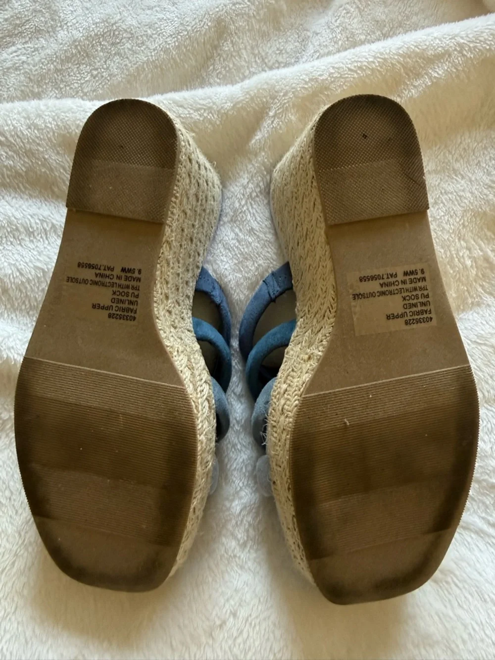 Torrid 9.5W Blue Gradient Suede Espadrille Slides - Picture 4 of 4